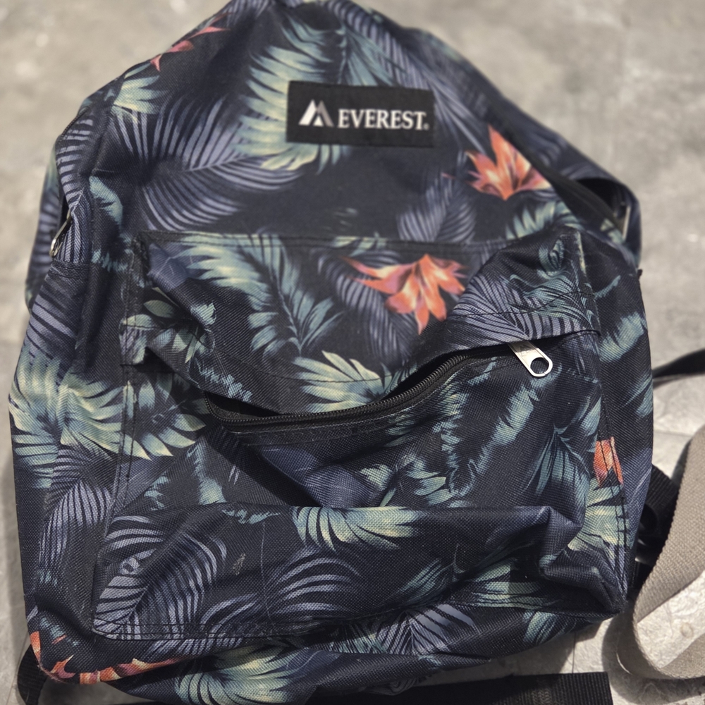 Everlast Black and Multicolor Leaf Print Backpack